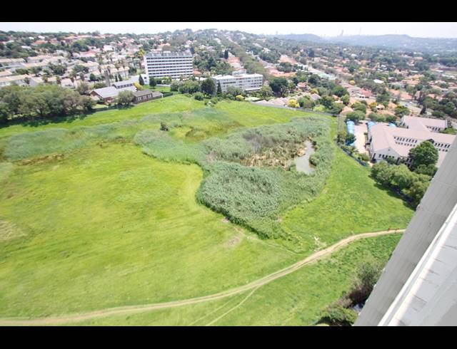 3 BEDROOM APARTMENT FOR SALE IN BEDFORD GARDENS